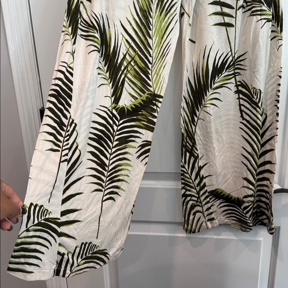 🟠 H&M Off White & Green Palm Print Wide Leg Jersey Trousers Size Medium - Picture 11 of 11